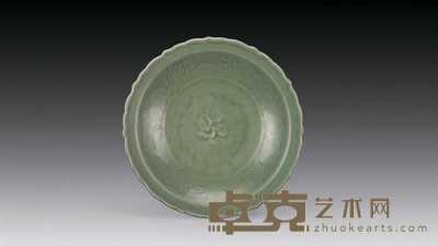 明 龙泉刻花花口盘 直径25.1cm